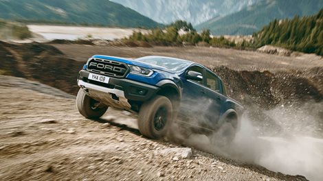 Ford Ranger Raptor arazi sürüşü